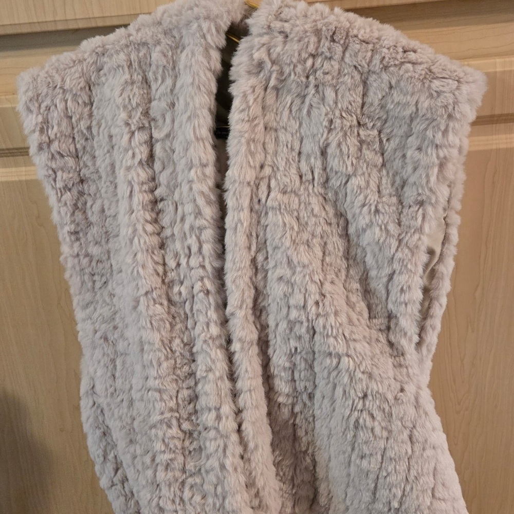Do Everything in Love Cream Faux Fur Vest
